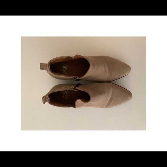 Franco Sarto Suede Ankle Boots in Neutral Tan (US 6.5M) - Picture 6 of 6